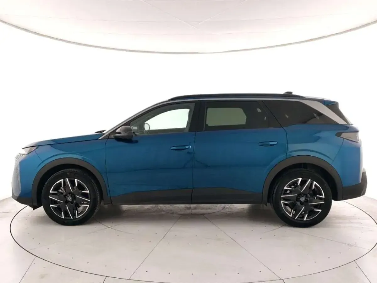 Usata Peugeot 5008 Allure 136 CV (100 kW) 2025 Nero SUV