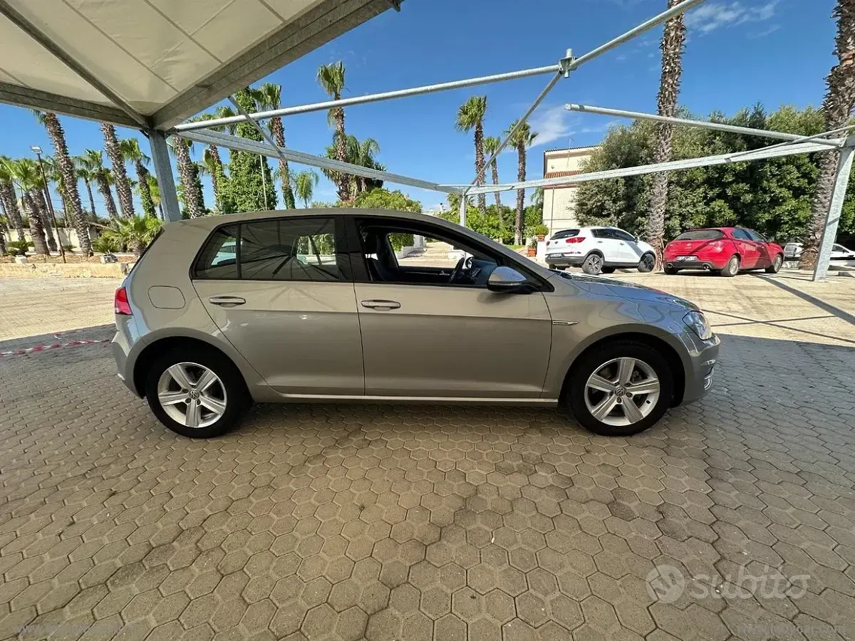 Usata VW Golf VII Highline 110 CV (80 kW) 2016 Grigio Berlina