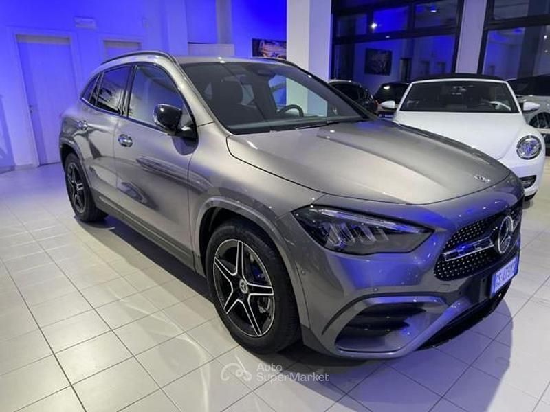 Usata Mercedes GLA180 Advanced Plus 150 CV (110 kW) 2024 Gray SUV
