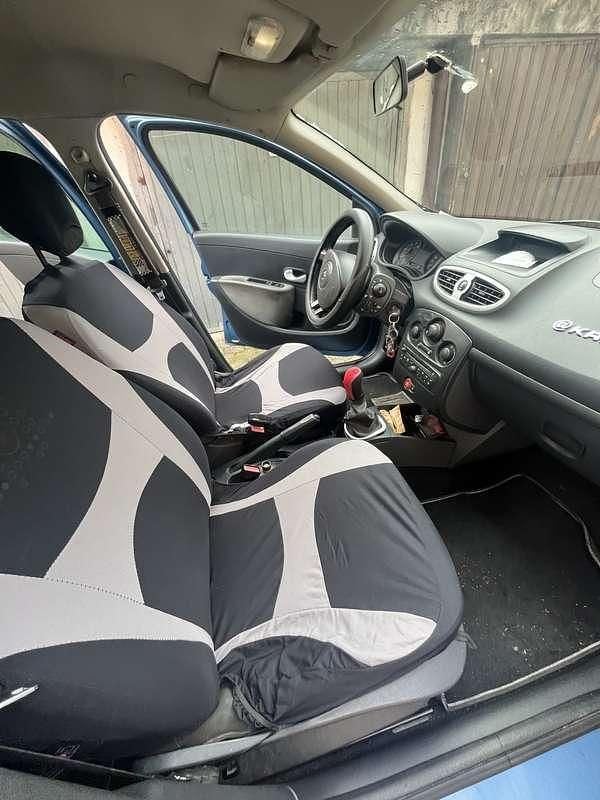 Usata Renault Clio II Dynamique 84 CV (61 kW) 2011 Berlina