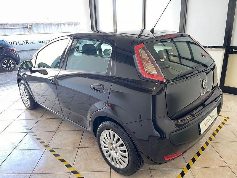 Usata Fiat Grande Punto 95 CV (69 kW) 2011 Nero Utilitaria