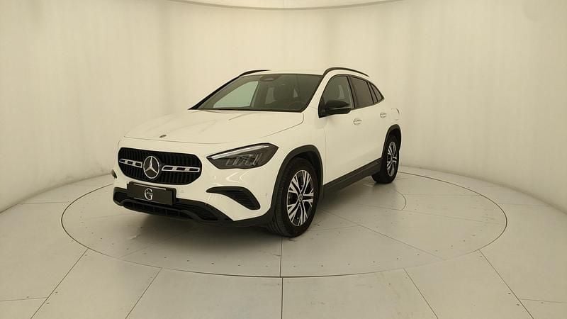 Usata Mercedes GLA200 Advanced Plus 150 CV (110 kW) 2024 Bianco SUV