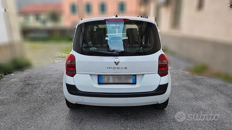 Usata Renault Modus Dynamique 75 CV (55 kW) 2010 Bianco Monovolume