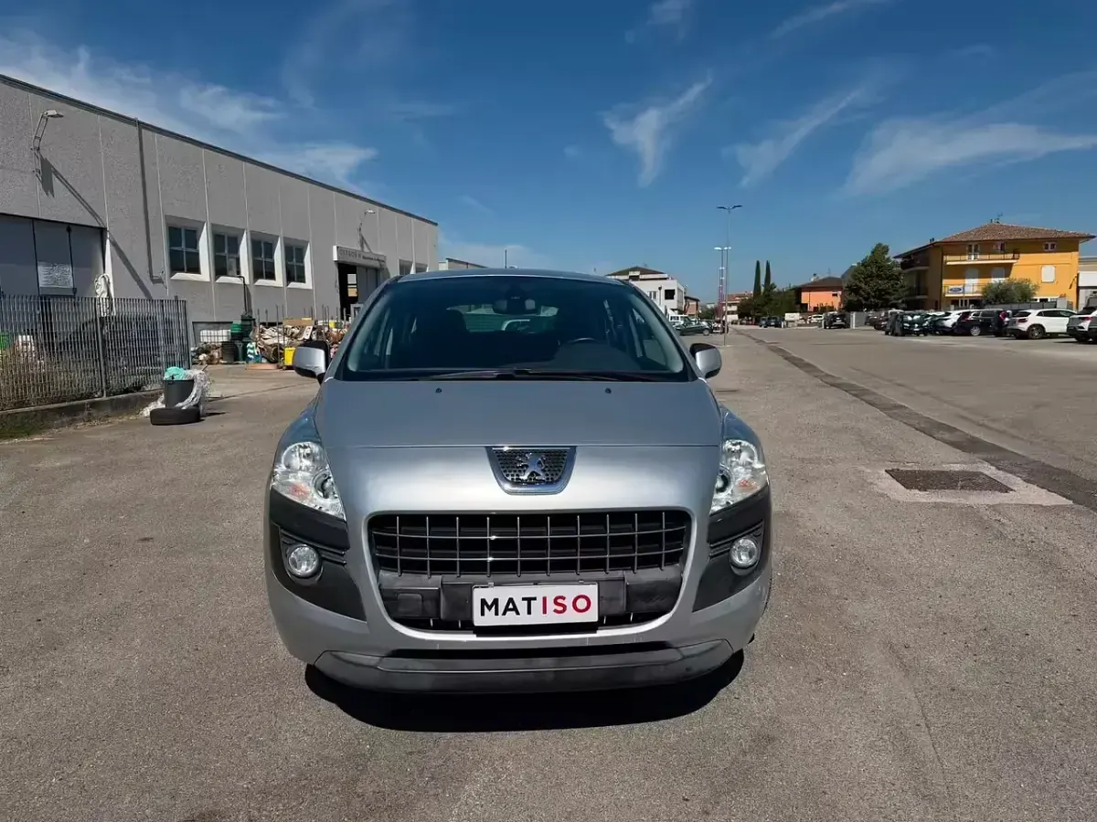 Usata Peugeot 3008 112 CV (82 kW) 2011 Argento Station wagon