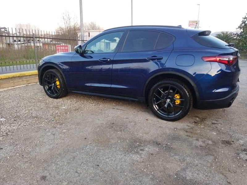Usata Alfa Romeo Stelvio 210 CV (154 kW) 2019 Blu/azzurro SUV