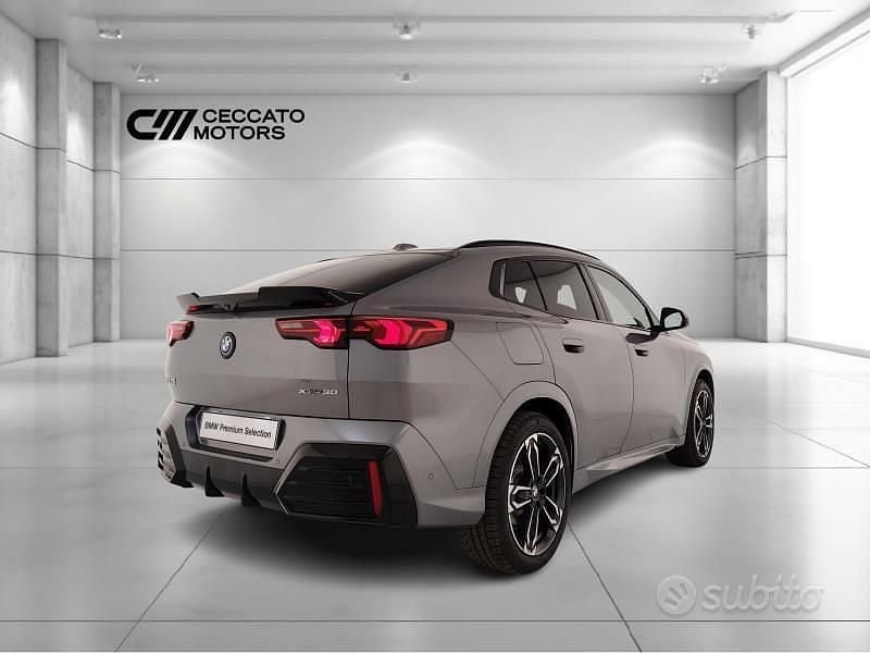 Nuova BMW iX2 M Sport 279 kW (380 CV) 2025 Grigio SUV