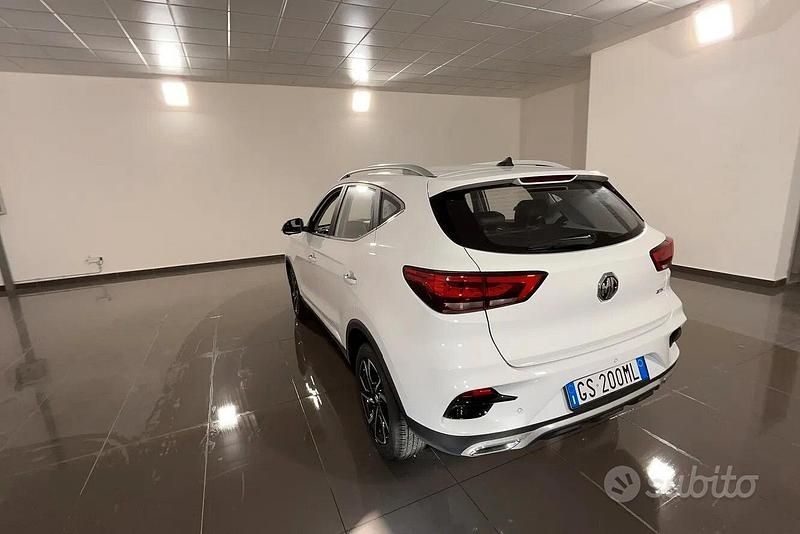 Usata MG ZS Luxury 106 CV (77 kW) 2023 Bianco Berlina