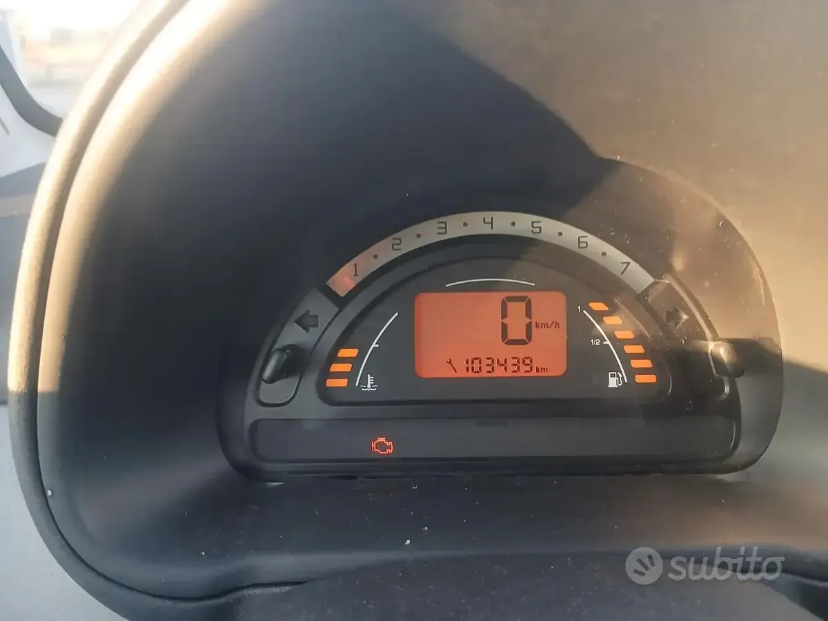 Usata Citroën C3 Pluriel 73 CV (53 kW) 2005 Bluazzurro Cabrio