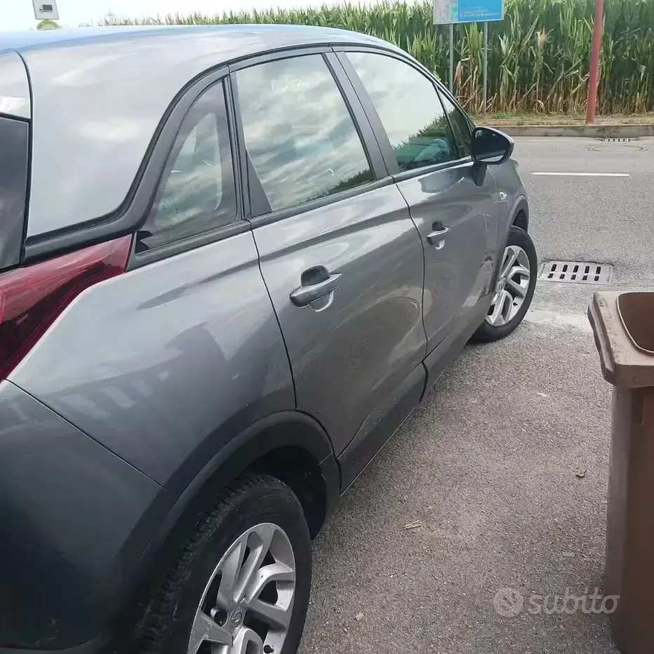 Usata Opel Crossland 110 CV (80 kW) 2018 Grigio SUV
