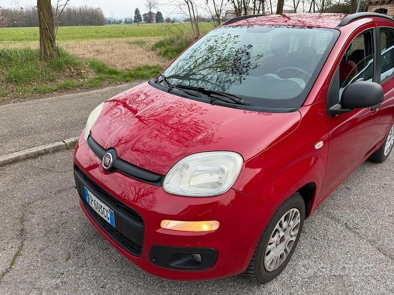 Usata Fiat Panda Easy 86 CV (63 kW) 2013 Rosso Utilitaria