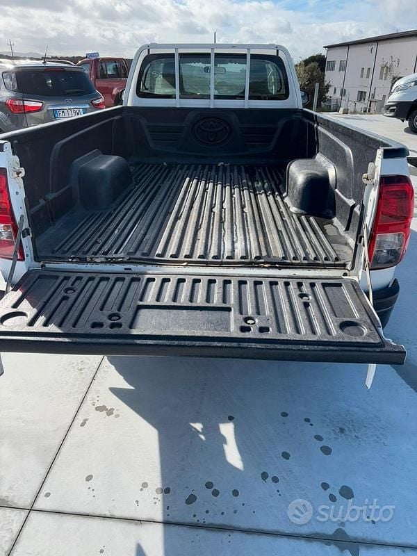 Usata Toyota HiLux Comfort 150 CV (110 kW) 2019 Bianco Pick-up
