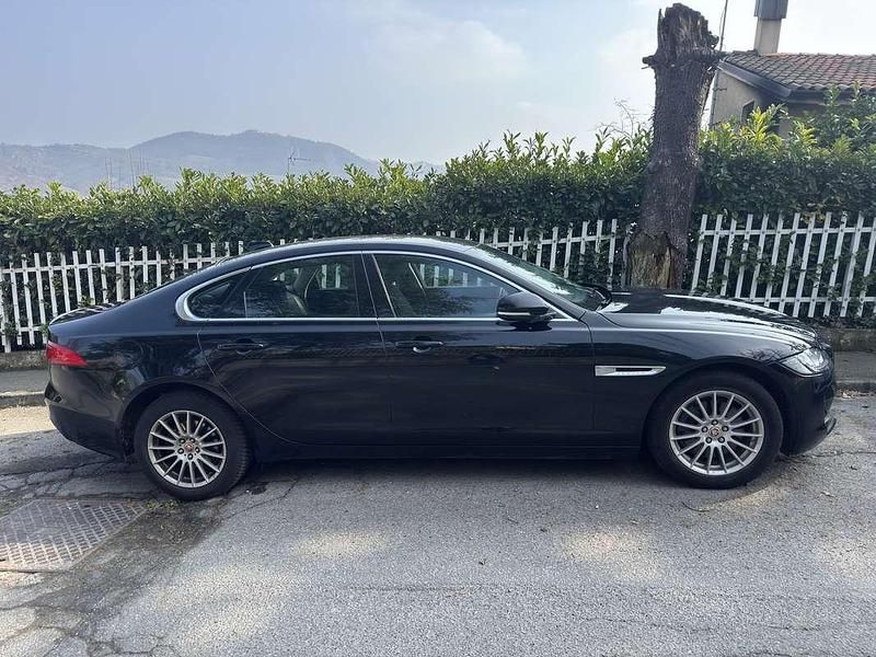 Usata Jaguar XF R-Sport 200 CV (147 kW) 2018 Nero Berlina