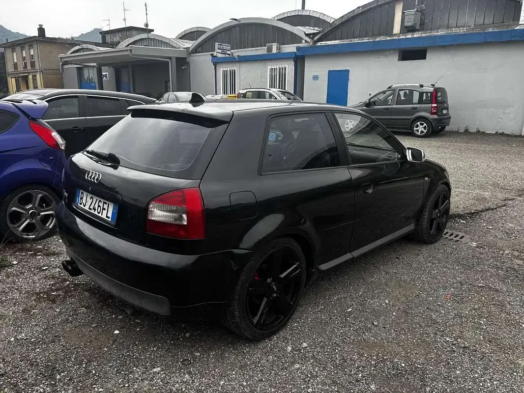 Usata Audi S3 210 CV (154 kW) 2000 Nero Utilitaria