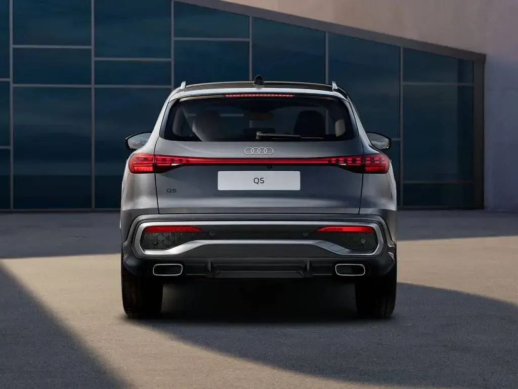 Nuova Audi Q5 S-Line 204 CV (150 kW) 2026 Grigio tambora metallico SUV