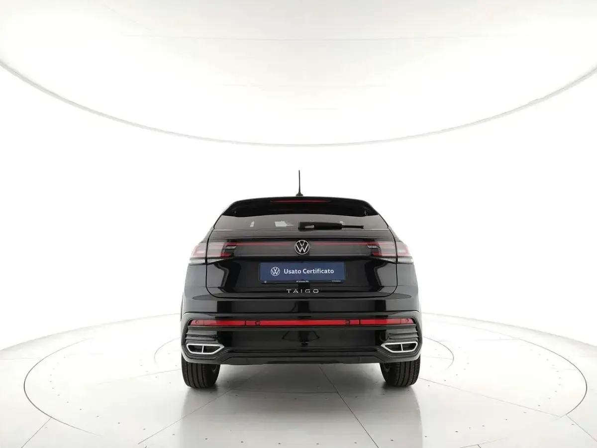 Usata VW Taigo R-line 110 CV (80 kW) 2022 Deep black perlato SUV