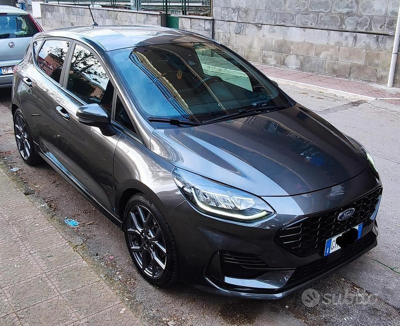 Grigio Usata 2022 Ford Fiesta ST-Line Utilitaria | 14.900 € (Buon prezzo) - Immagine 1/4