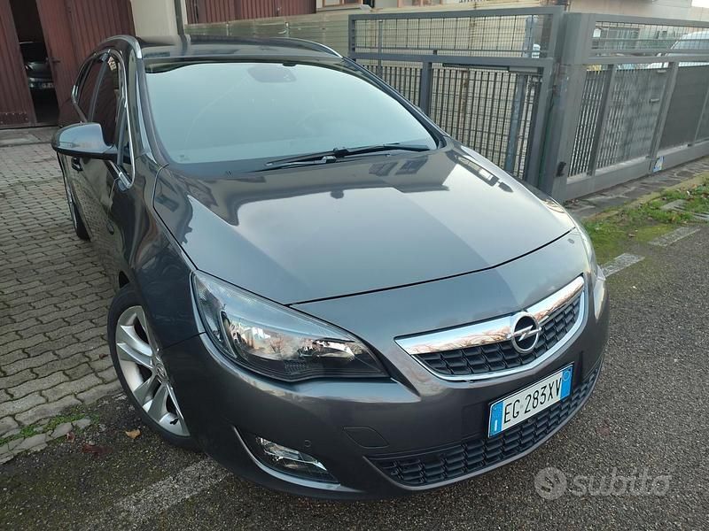 Occasion Opel Astra Sport 180 ch (132 kW) 2011 Gris Break