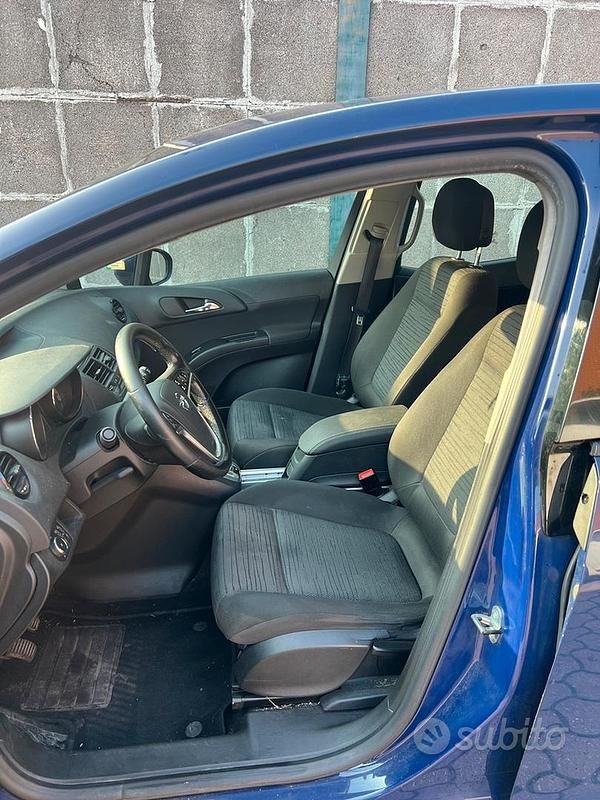 Usata Opel Meriva Cosmo 101 CV (74 kW) 2015 Blu/azzurro Monovolume