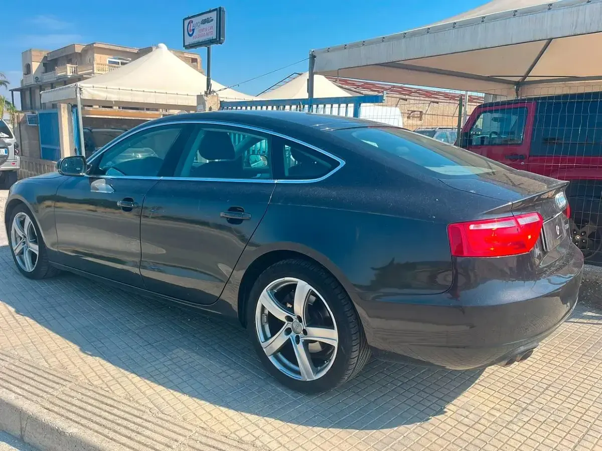 Usata Audi A5 170 CV (125 kW) 2010 Grigio Coupé
