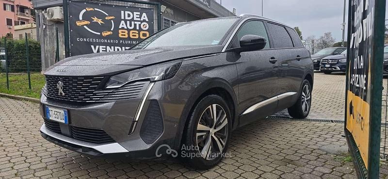Usata Peugeot 5008 Allure 131 CV (96 kW) 2024 Grigio SUV