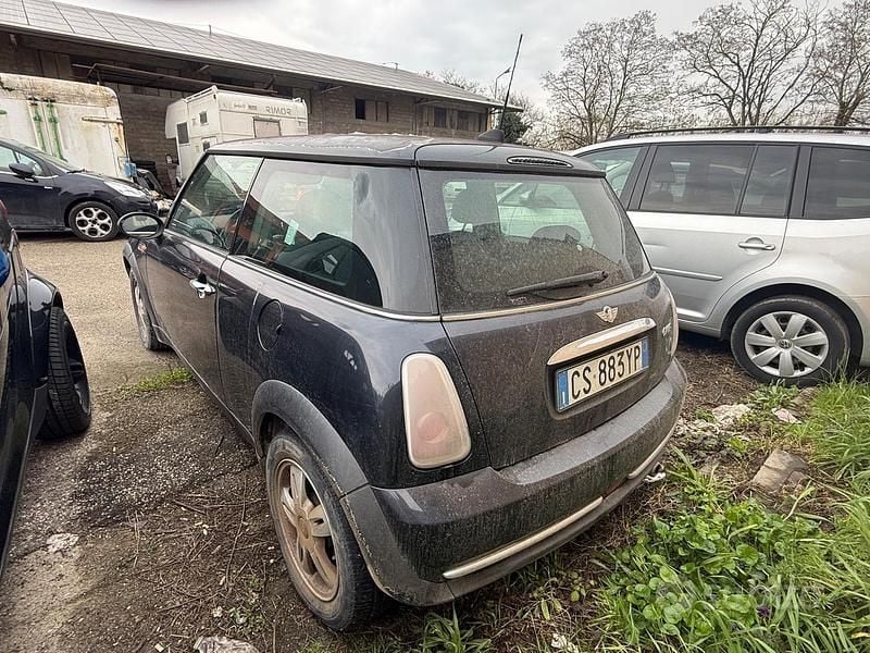 Usata Mini ONE 90 CV (66 kW) 2006 Nero Utilitaria