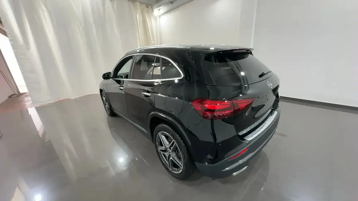 Usata Mercedes GLA200 Advanced Plus 150 CV (110 kW) 2025 Nero notte SUV