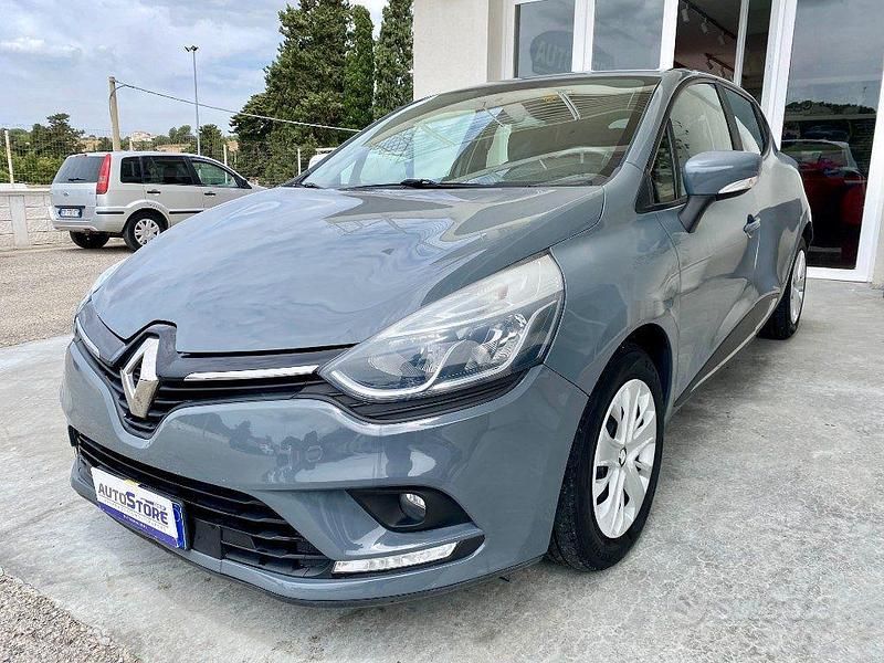 Usata Renault Clio IV Business 90 CV (66 kW) 2019 Grigio Berlina