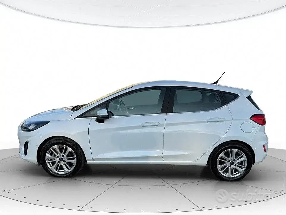 Usata Ford Fiesta Titanium 75 CV (55 kW) 2023 Bianco Utilitaria