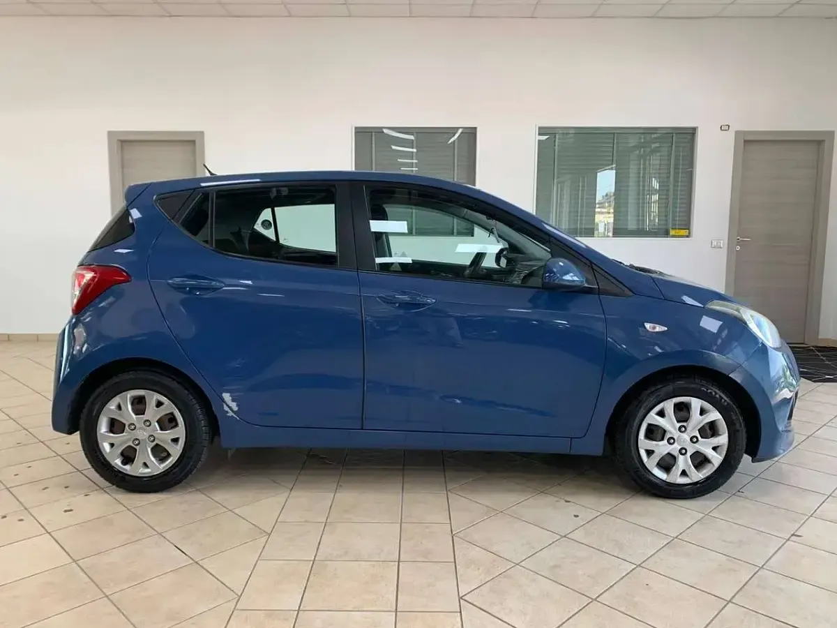 Usata Hyundai i10 Comfort 67 CV (49 kW) 2014 Blu/azzurro Utilitaria