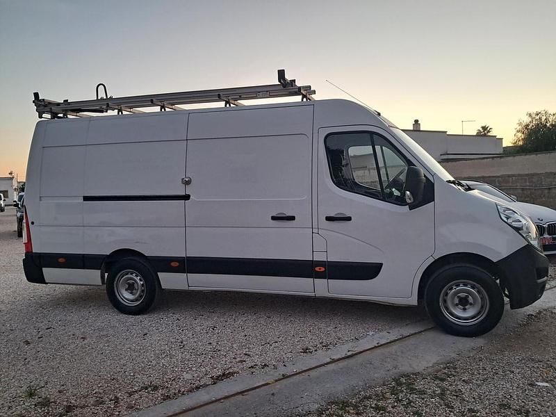 Usata Opel Movano 125 CV (91 kW) 2016 Bianco Monovolume