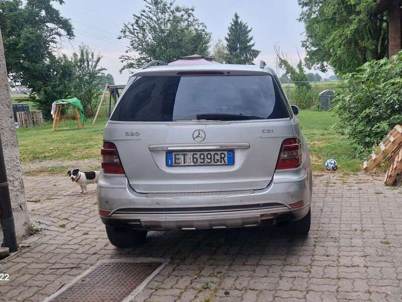 Grigio Usata 2006 Mercedes ML320 SUV | 4500 € (Super prezzo) - Immagine 1/4