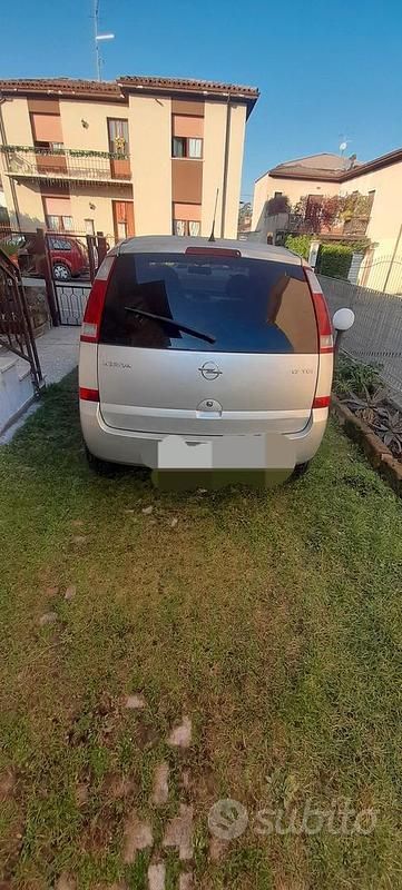 Usata Opel Meriva 101 CV (74 kW) 2004 Grigio Monovolume