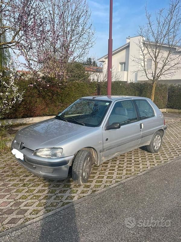 Usata Peugeot 106 60 CV (44 kW) 1999 Grigio Utilitaria