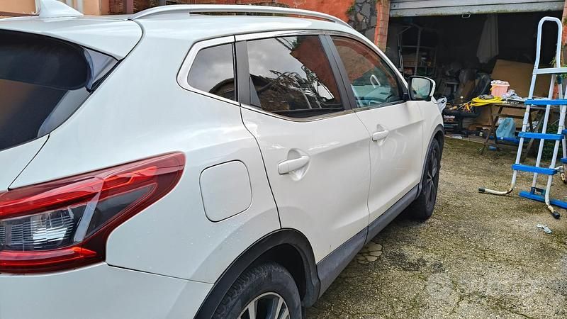 Usata Nissan Qashqai Tekna 115 CV (84 kW) 2019 Bianco SUV