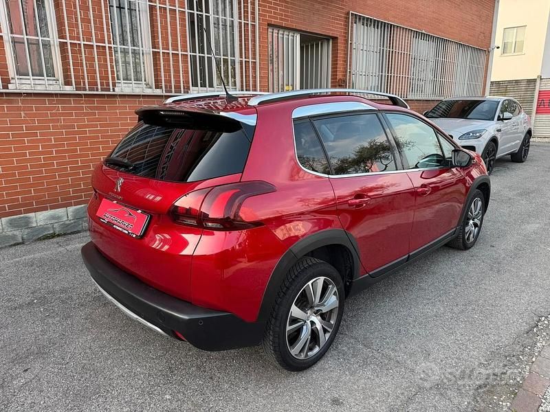 Usata Peugeot 2008 Allure 100 CV (73 kW) 2017 Rosso SUV