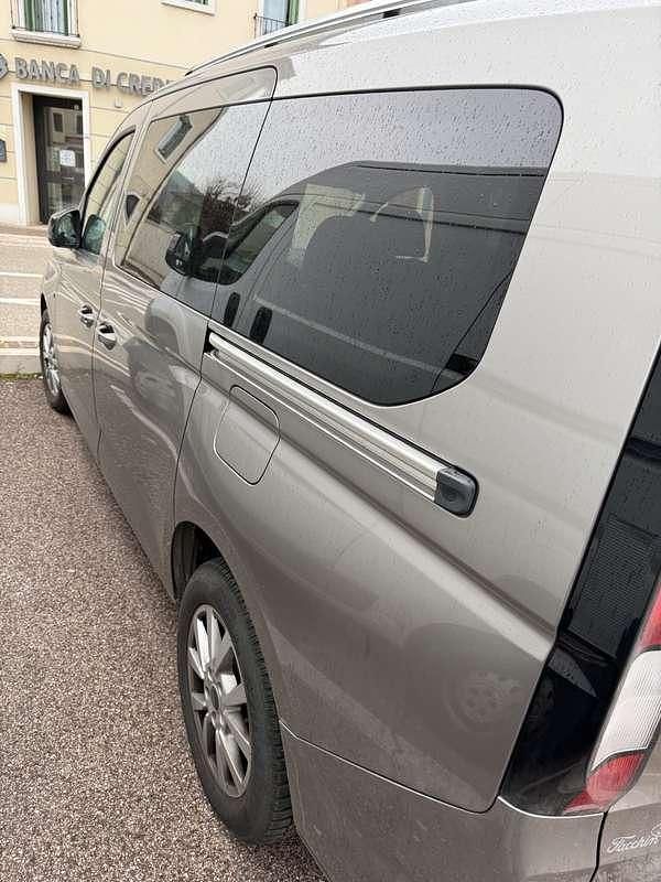 Usata Ford Tourneo Connect 116 CV (85 kW) 2023 Bronzo Monovolume