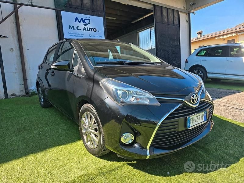 Usata Toyota Yaris 70 CV (51 kW) 2017 Nero Berlina