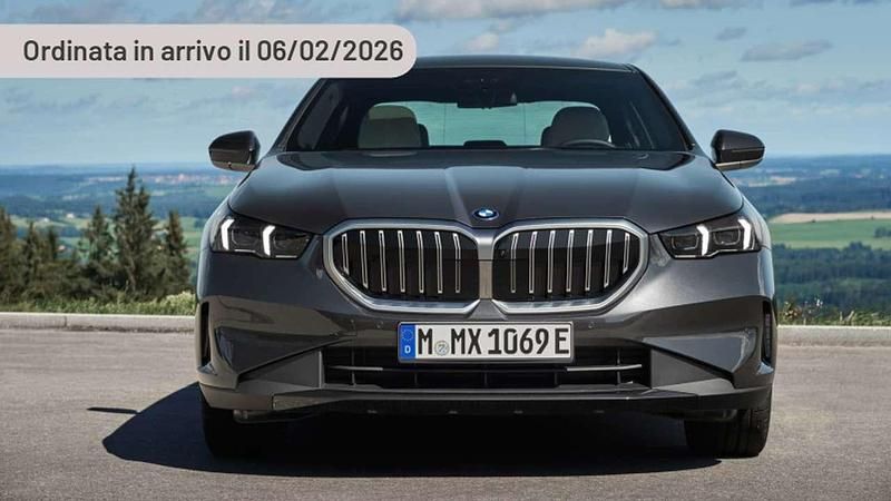 Argento Nuova 2025 BMW i5 M Sport Tre volumi | 86.390 € - Immagine 1/1