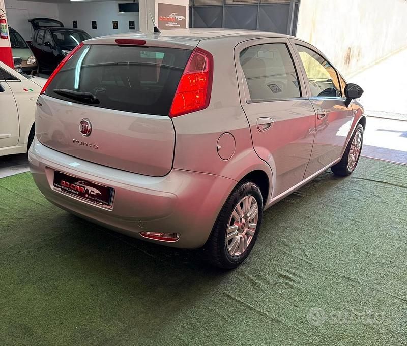 Usata Fiat Punto Lounge 70 CV (51 kW) 2017 Utilitaria