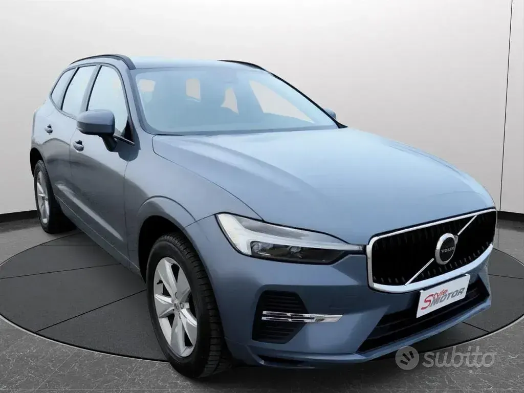 Usata Volvo XC60 Momentum 197 CV (144 kW) 2022 Grigio SUV