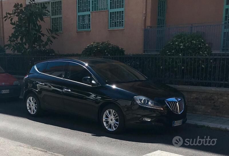 Usata Lancia Delta 120 CV (88 kW) 2009 Nero Utilitaria