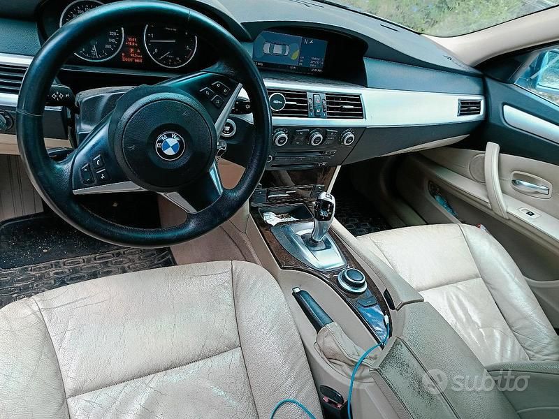 Usata BMW 530 235 CV (172 kW) 2007 Grigio Berlina