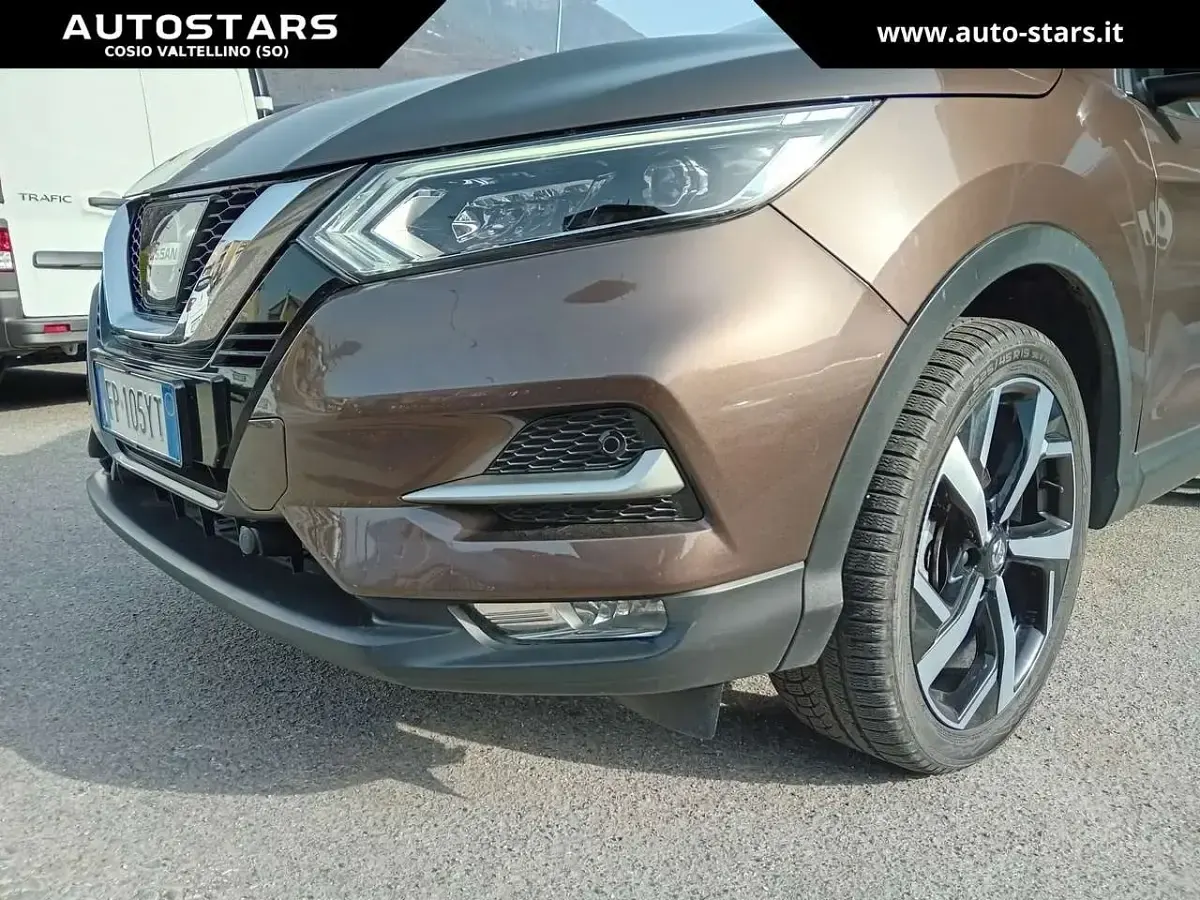 Usata Nissan Qashqai Tekna+ 131 CV (96 kW) 2018 Marrone SUV