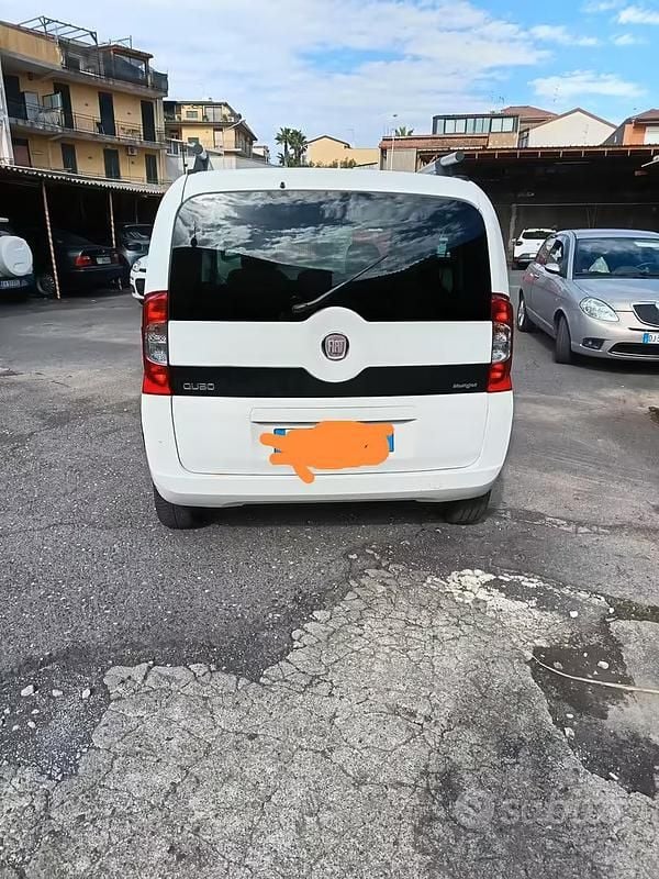 Usata Fiat Qubo Trekking 75 CV (55 kW) 2011 Bianco Monovolume
