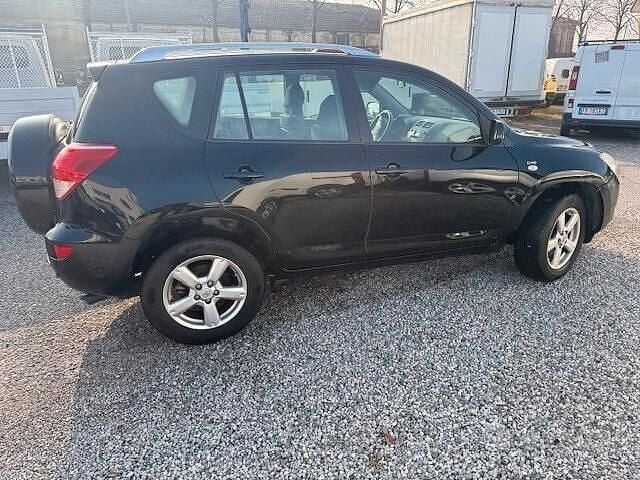 Usata Toyota RAV4 Luxury 136 CV (100 kW) 2008 Grigio SUV