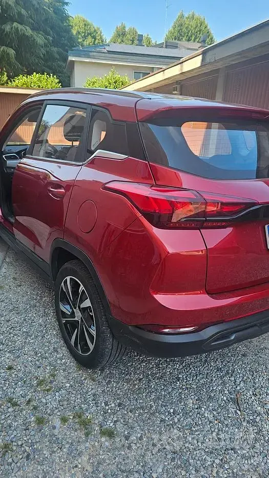 Usata EVO Evo 5 127 CV (93 kW) 2023 Rosso SUV