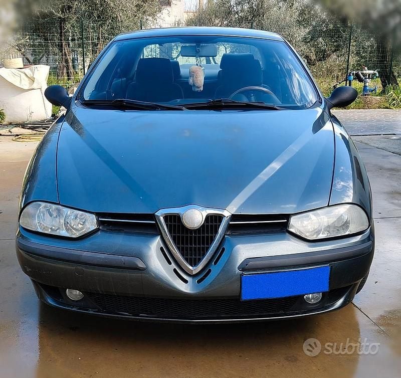 Usata Alfa Romeo 156 Distinctive 140 CV (102 kW) 2000 Grigio Berlina