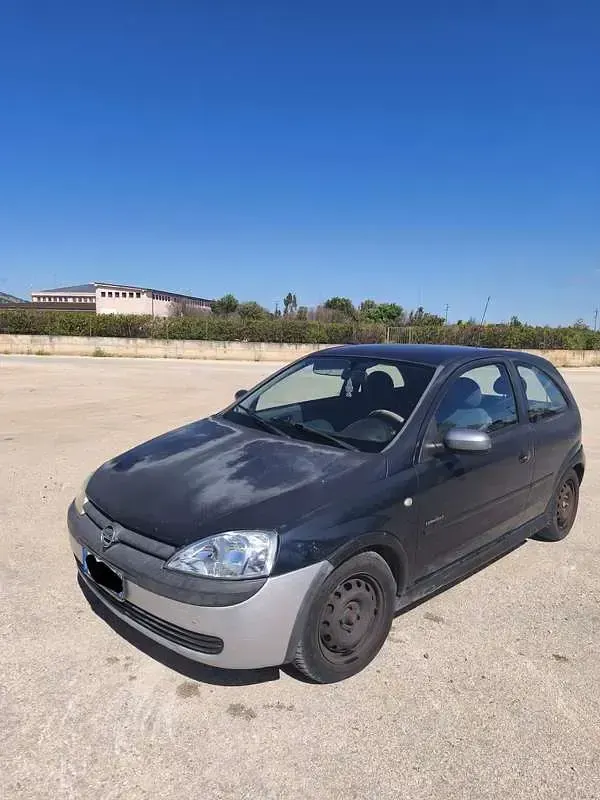 Usata Opel Corsa Swing 60 CV (44 kW) 2000 Berlina