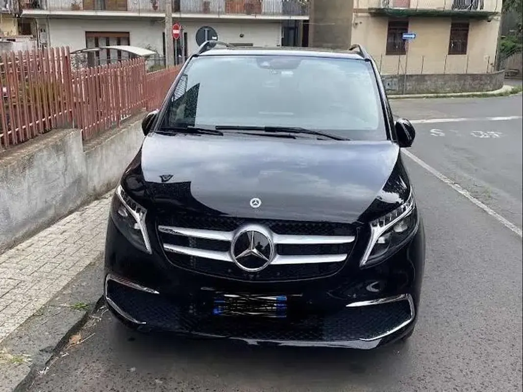 Usata Mercedes V250 Premium 190 CV (139 kW) 2023 Nero Monovolume