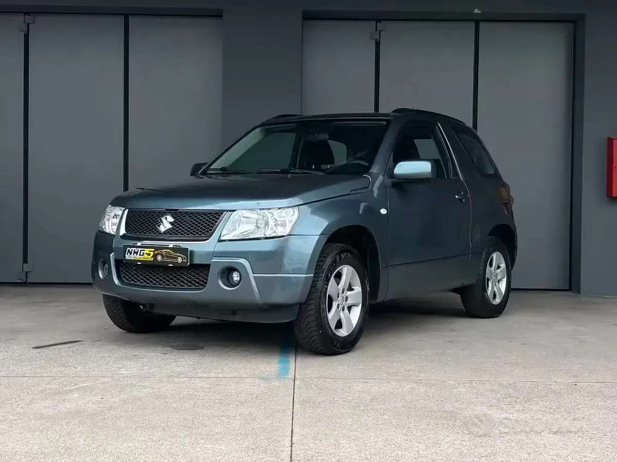 Usata Suzuki Grand Vitara 129 CV (94 kW) 2007 Grigio SUV